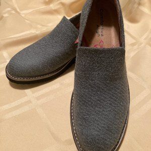 Comfortiva  shoes    Grey  6.5 Med - texture upper  -  rubberized sole.
